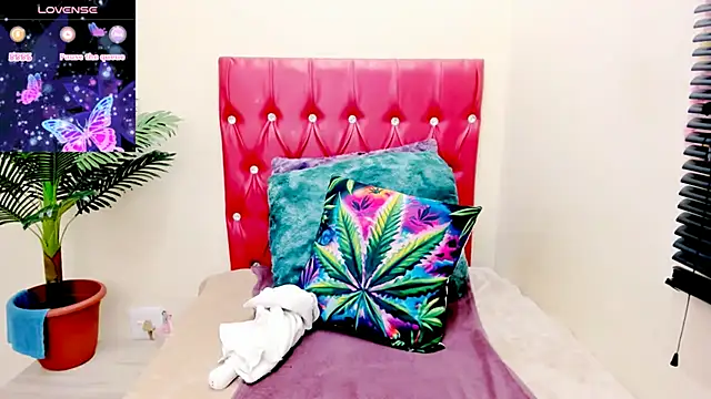 Snapshot of Temptressqeen chatting on 26, 11, 2025 Temptressqeen online show from 26, 11, 2025