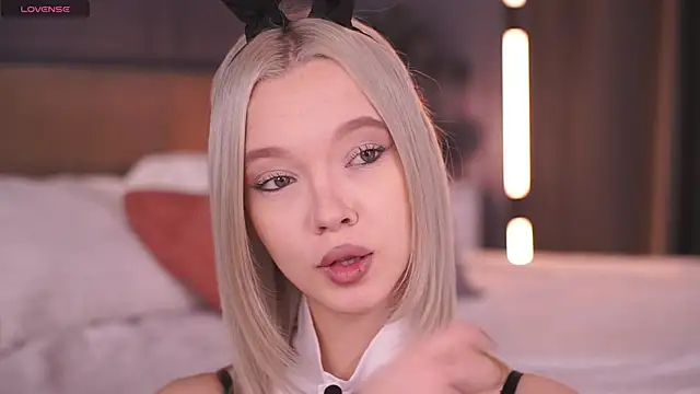  AlinaBailey online show from 4, 12, 2025