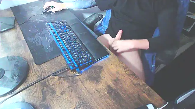 WouldLovetoFuckYou666 online show from 4, 12, 2025