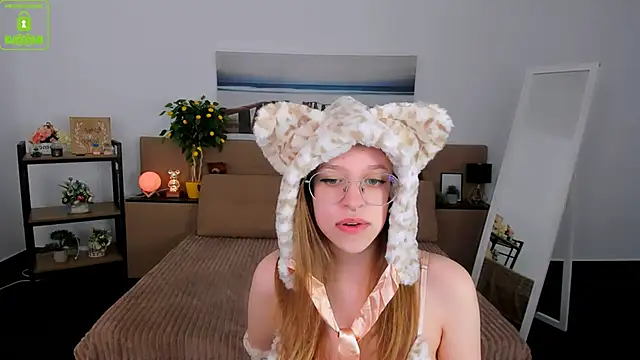 LayriantaVee online show from 3, 3, 2025