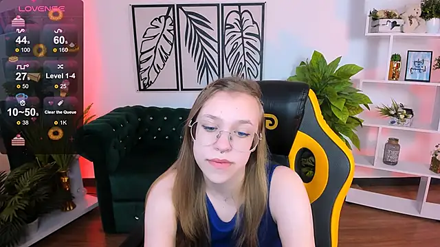 LayriantaVee online show from 7, 3, 2025