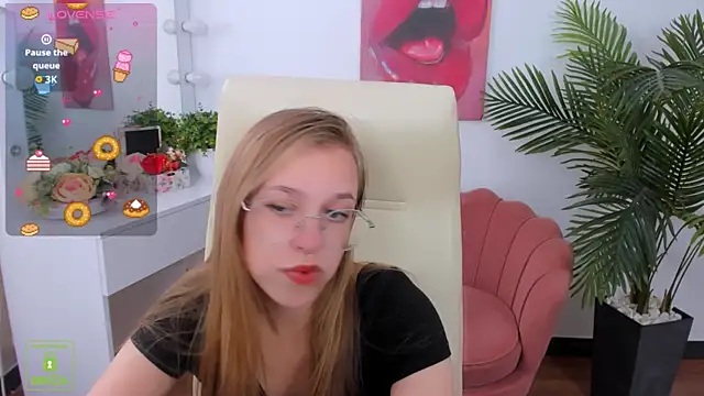 LayriantaVee online show from 23, 9, 2025