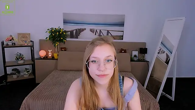 LayriantaVee online show from 5, 3, 2025