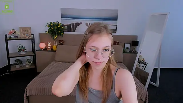 LayriantaVee online show from 2, 3, 2025