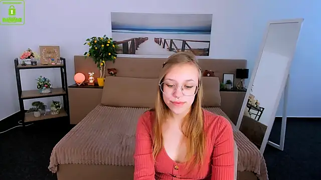 LayriantaVee online show from 1, 3, 2025