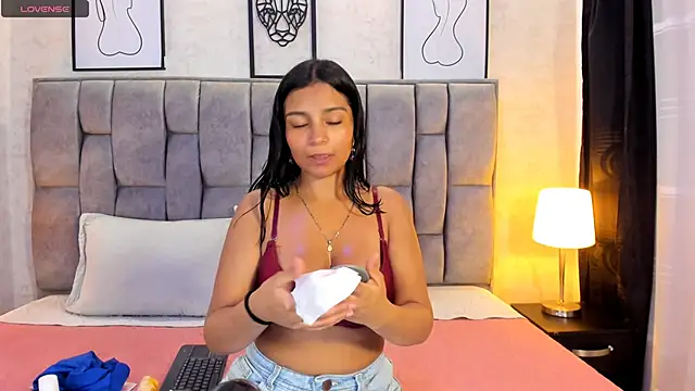 Snapshot of Candys_victoria chatting on 19, 2, 2025 Candys victoria online show from 19, 2, 2025