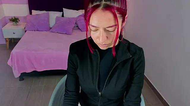 Scarlett  bell online show from 18, 4, 2026