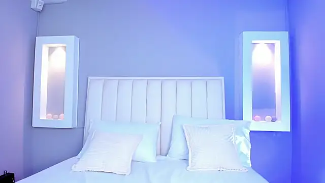 Snapshot of HannaPaola chatting on 25, 10, 2025 HannaPaola online show from 25, 10, 2025