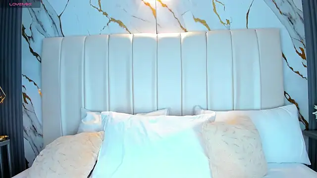 Snapshot of HannaPaola chatting on 26, 11, 2025 HannaPaola online show from 26, 11, 2025