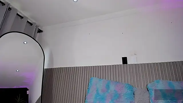 valentina lux online show from 7, 5, 2026