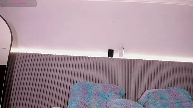 valentina lux online show from 5, 1, 2026