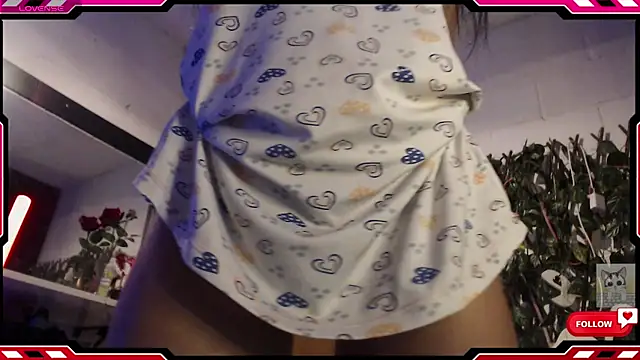 Snapshot of Sarahgin chatting on 5, 10, 2025 Sarahgin online show from 5, 10, 2025