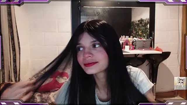 Snapshot of Sarahgin chatting on 11, 1, 2025 Sarahgin online show from 11, 1, 2025