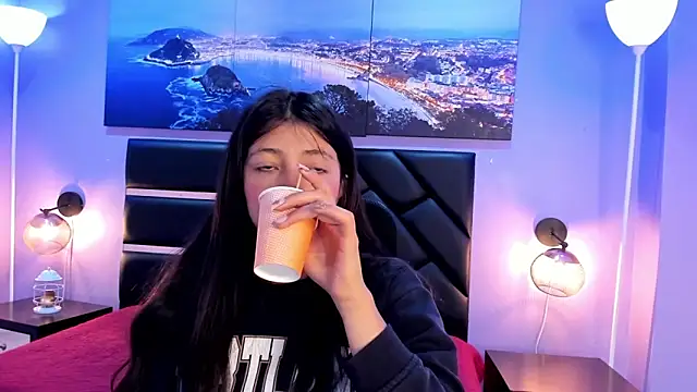 KimberlyVillaLobos online show from 21, 4, 2026