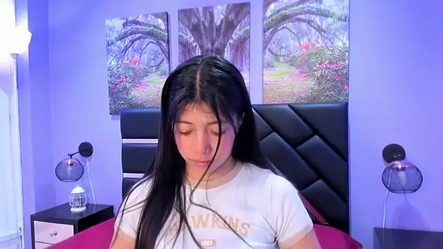 KimberlyVillaLobos online show from 18, 11, 2025