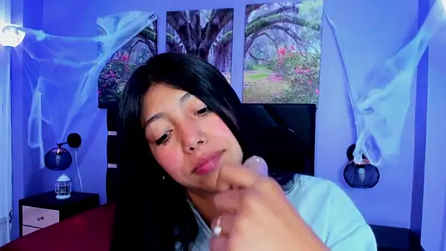 KimberlyVillaLobos online show from 4, 11, 2025