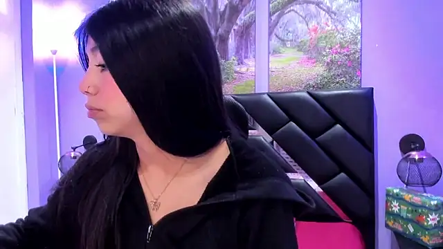 KimberlyVillaLobos online show from 18, 12, 2025