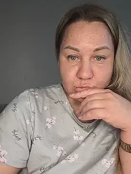 Anna Curvy online show from 7, 2, 2026