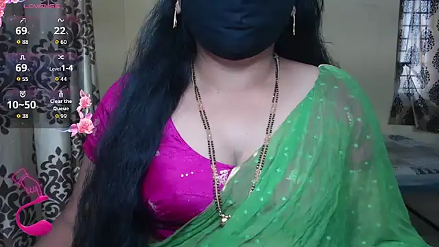 Snapshot of Queen_sakshi chatting on 25, 11, 2025 Queen sakshi online show from 25, 11, 2025