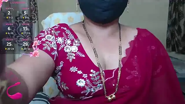 Snapshot of Queen_sakshi chatting on 30, 11, 2025 Queen sakshi online show from 30, 11, 2025