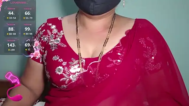 Snapshot of Queen_sakshi chatting on 3, 12, 2025 Queen sakshi online show from 3, 12, 2025