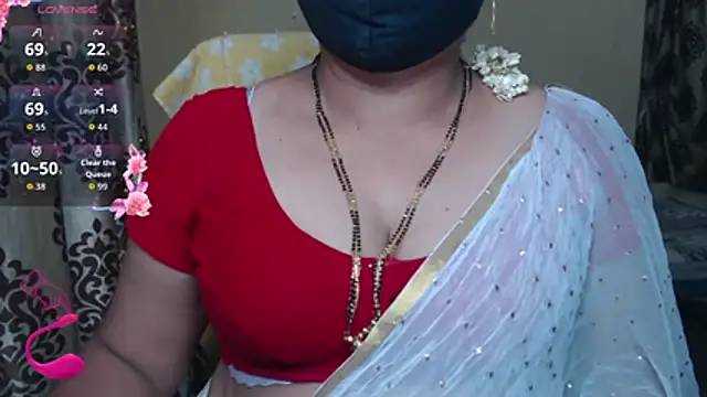 Snapshot of Queen_sakshi chatting on 26, 11, 2025 Queen sakshi online show from 26, 11, 2025