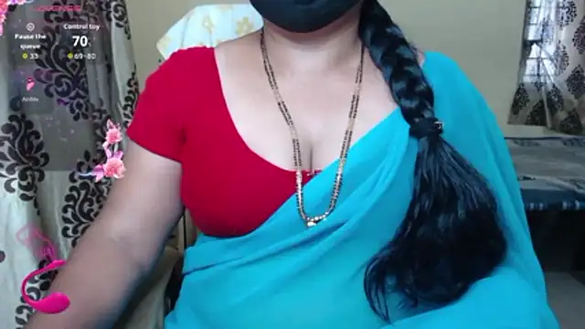 Snapshot of Queen_sakshi chatting on 20, 11, 2025 Queen sakshi online show from 20, 11, 2025