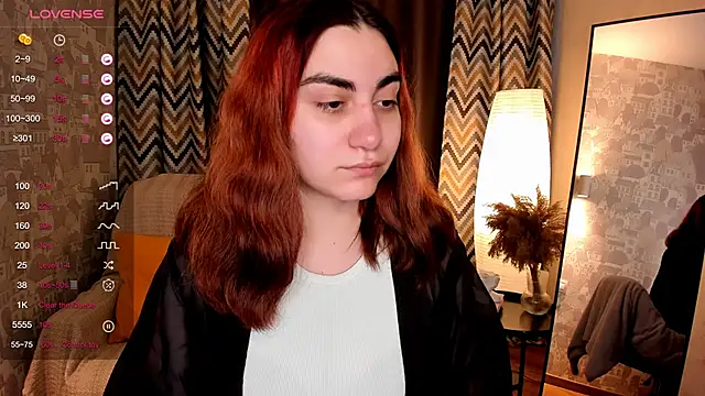 Snapshot of hannacheekss_ chatting on 10, 10, 2025 hannacheekss online show from 10, 10, 2025