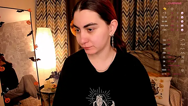 Snapshot of hannacheekss_ chatting on 28, 10, 2025 hannacheekss online show from 28, 10, 2025