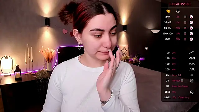 hannacheekss  online show from 6, 4, 2026