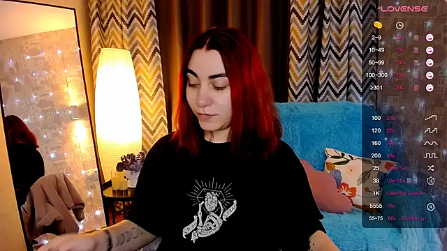 Snapshot of hannacheekss_ chatting on 1, 12, 2025 hannacheekss online show from 1, 12, 2025