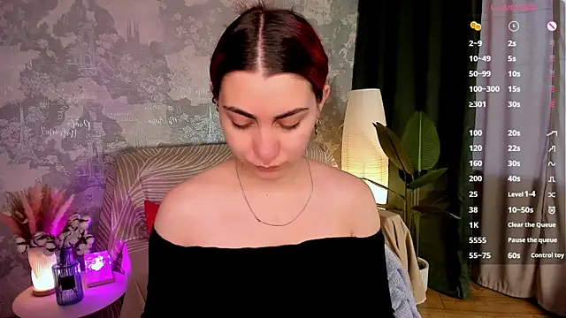 Snapshot of hannacheekss_ chatting on 15, 7, 2026 hannacheekss online show from 15, 7, 2026