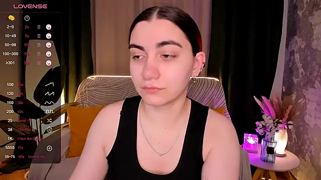 Snapshot of hannacheekss_ chatting on 20, 11, 2025 hannacheekss online show from 20, 11, 2025