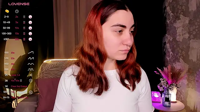 Snapshot of hannacheekss_ chatting on 20, 10, 2025 hannacheekss online show from 20, 10, 2025