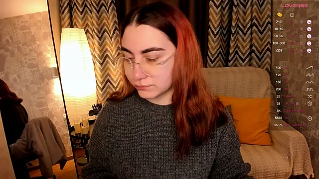 Snapshot of hannacheekss_ chatting on 6, 11, 2025 hannacheekss online show from 6, 11, 2025