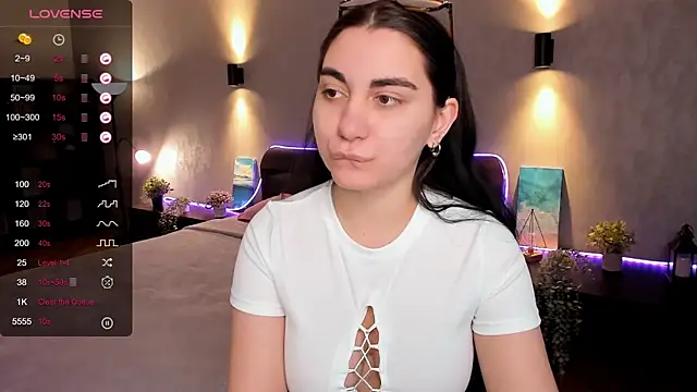 hannacheekss  online show from 4, 2, 2025