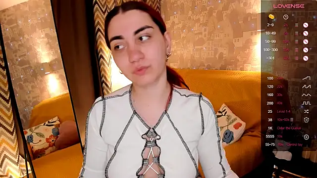 Snapshot of hannacheekss_ chatting on 26, 6, 2026 hannacheekss online show from 26, 6, 2026
