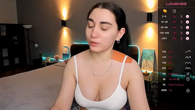 hannacheekss  online show from 11, 2, 2025