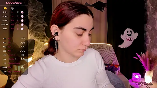 Snapshot of hannacheekss_ chatting on 22, 10, 2025 hannacheekss online show from 22, 10, 2025