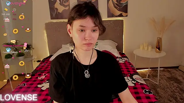 Emily Strikeee online show from 25, 3, 2026