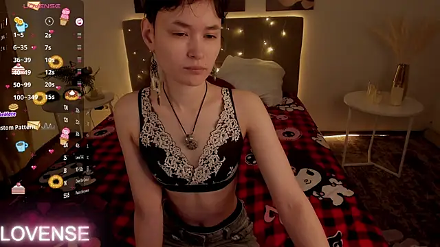 Emily Strikeee online show from 22, 4, 2026