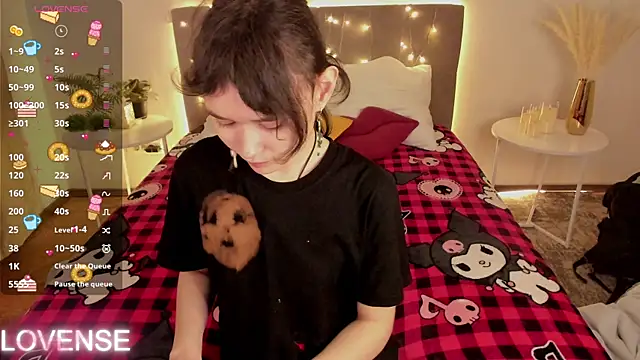 Emily Strikeee online show from 12, 4, 2026