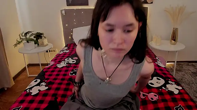 Snapshot of Emily_Strikeee chatting on 5, 6, 2026 Emily Strikeee online show from 5, 6, 2026