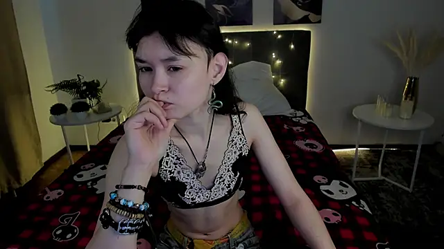 Snapshot of Emily_Strikeee chatting on 24, 4, 2026 Emily Strikeee online show from 24, 4, 2026