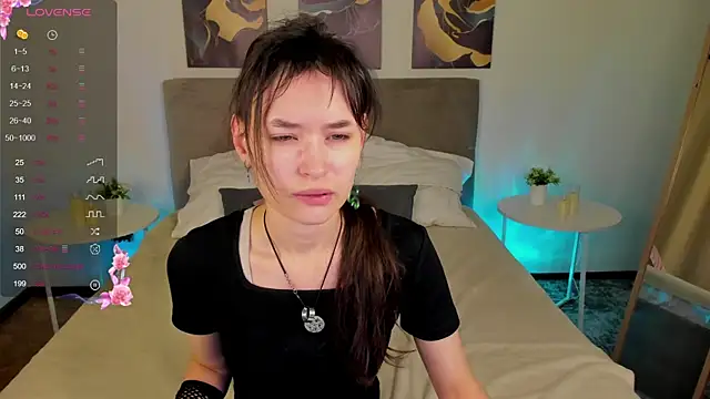 Emily Strikeee online show from 7, 11, 2025