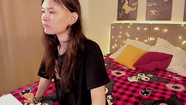 Snapshot of Emily_Strikeee chatting on 14, 5, 2026 Emily Strikeee online show from 14, 5, 2026