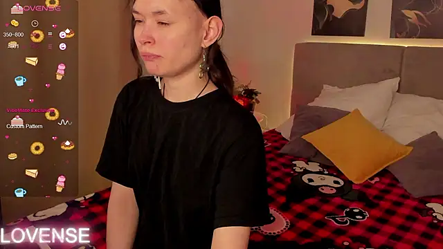 Emily Strikeee online show from 13, 2, 2026