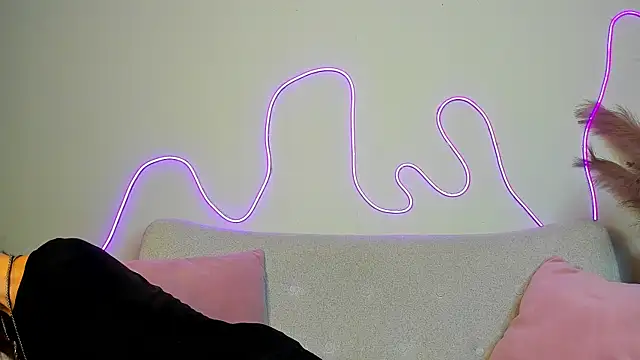 Emily Strikeee online show from 11, 2, 2025