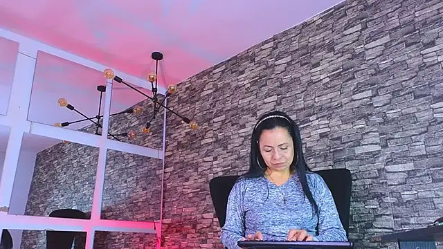 monicarousey online show from 20, 9, 2025
