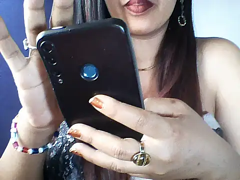 layanah12 online show from 7, 3, 2026